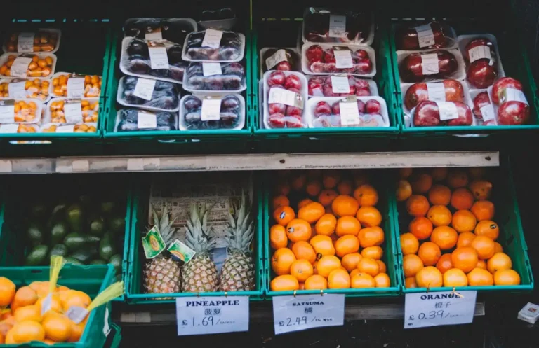 first free grocery store