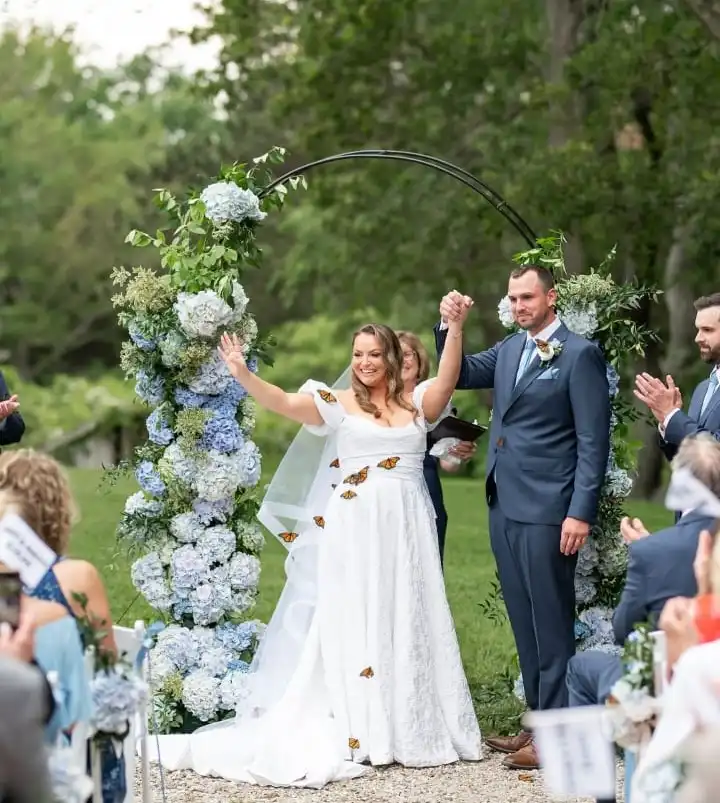 releasing butterflies at wedding